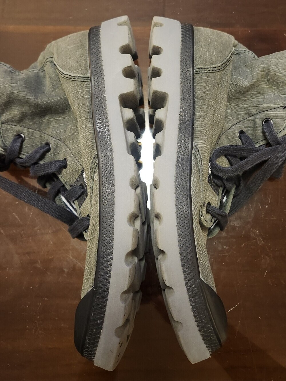 Women's Palladium Boots Size 10 - Picture 2 of 9